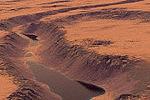 Немецкие ученые доказали существование на Марсе озера из жидкой воды