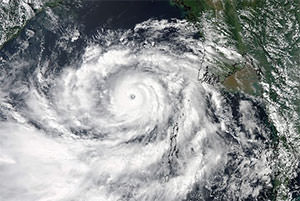 Спутник НАСА Suomi-NPP сфотографировали смертоносный циклон «Файлина»
