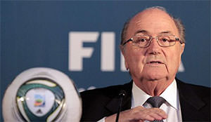ФИФА намерена исключать команды из соревнований за расизм фанатов