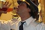 Пьяного летчика из Благовещенска накажут рублем и увольнением