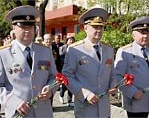 Полицейские Приамурья возложили цветы к Мемориалу погибшим в годы Великой Отечественной войны