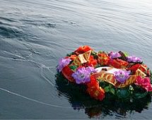 На Камчатке почтили память погибших в годы войны моряков возложением венка на воду Авачинского залива